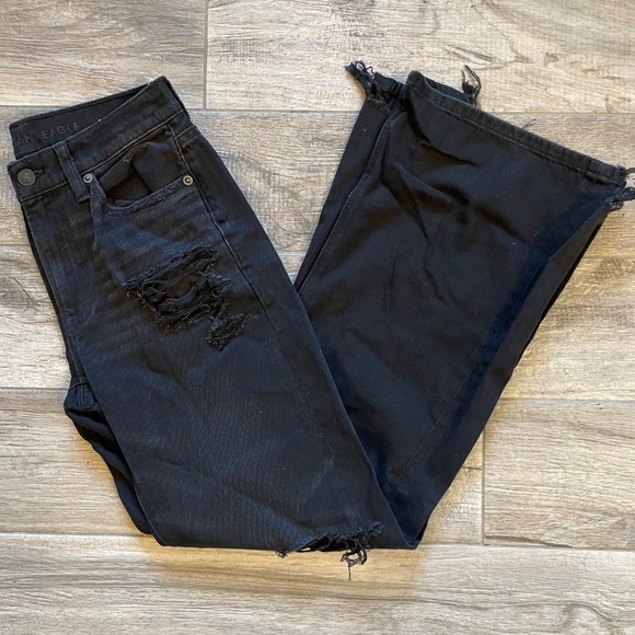 ❤️ AMERICAN EAGLE OUTFITTERS RIPPED LOW RISE BAGGY FLARE JEANS SIZE 0 SHORT - Picture 2 of 12